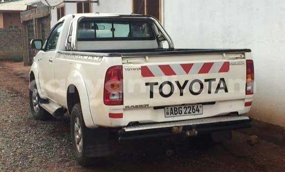 Acheter Occasion Voiture Toyota Hilux Blanc à Chingola, Zambie Acheter Occasion Voiture Toyota Hilux Blanc à Chingola, Zambie