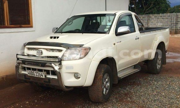 Acheter Occasion Voiture Toyota Hilux Blanc à Chingola, Zambie Acheter Occasion Voiture Toyota Hilux Blanc à Chingola, Zambie