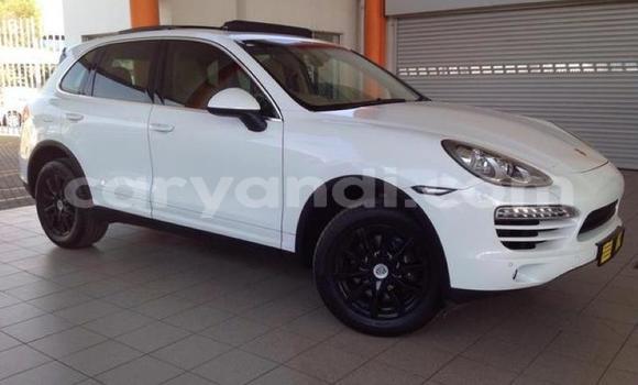 Buy Used Porsche Cayenne White Car in Lusaka in Zambia