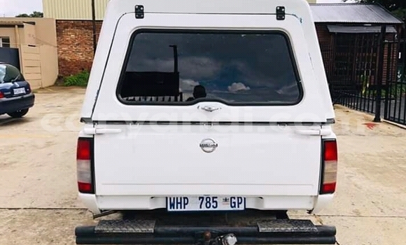 Acheter Occasion Voiture Nissan Hardbody Blanc à Livingstone, Zambie Acheter Occasion Voiture Nissan Hardbody Blanc à Livingstone, Zambie