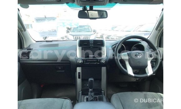 Nunua Imported Toyota Land Cruiser Nyeusi Gari ndani ya Import - Dubai nchini Zambia Nunua Imported Toyota Land Cruiser Nyeusi Gari ndani ya Import - Dubai nchini Zambia