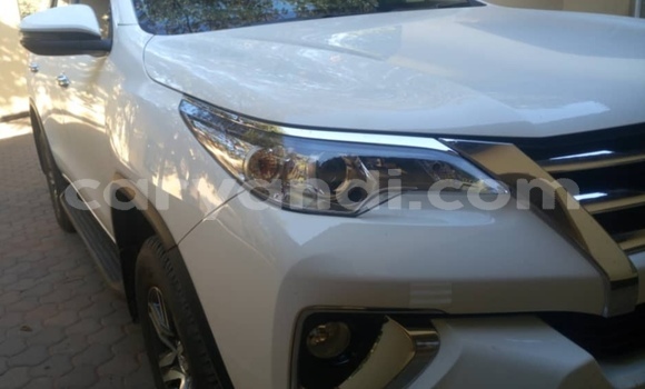 Acheter Occasion Voiture Toyota Fortuner Blanc à Lusaka, Zambie Acheter Occasion Voiture Toyota Fortuner Blanc à Lusaka, Zambie