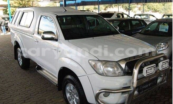 Acheter Occasion Voiture Toyota Hilux Blanc à Lusaka, Zambie Acheter Occasion Voiture Toyota Hilux Blanc à Lusaka, Zambie