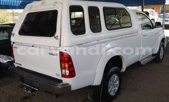 Acheter Occasion Voiture Toyota Hilux Blanc à Lusaka, Zambie Acheter Occasion Voiture Toyota Hilux Blanc à Lusaka, Zambie