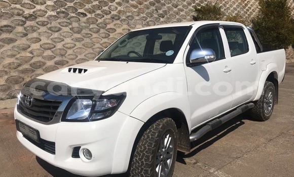 Buy Used Toyota Hilux White Car in Lusaka in Zambia Buy Used Toyota Hilux White Car in Lusaka in Zambia