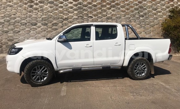 Buy Used Toyota Hilux White Car in Lusaka in Zambia Buy Used Toyota Hilux White Car in Lusaka in Zambia
