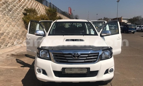 Buy Used Toyota Hilux White Car in Lusaka in Zambia Buy Used Toyota Hilux White Car in Lusaka in Zambia