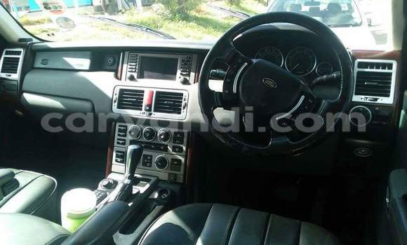 Acheter Occasion Voiture Land Rover Range Rover Vogue Blanc à Chingola, Zambie Acheter Occasion Voiture Land Rover Range Rover Vogue Blanc à Chingola, Zambie