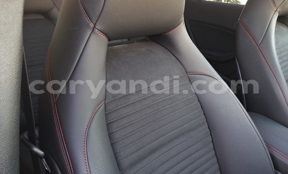 Tenga Tsaru Mercedes‒Benz 200 Chena Mota in Livingstone in Zambia Tenga Tsaru Mercedes‒Benz 200 Chena Mota in Livingstone in Zambia