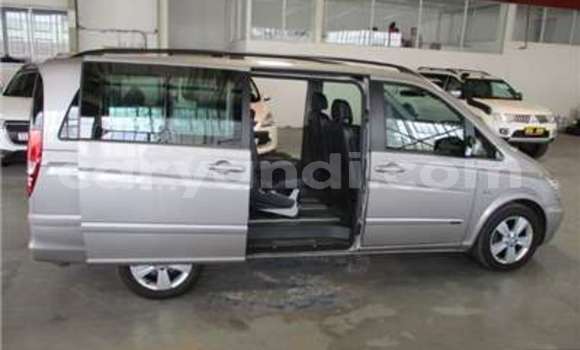 Tenga Tsaru Mercedes‒Benz Viano Sirivha Mota in Livingstone in Zambia Tenga Tsaru Mercedes‒Benz Viano Sirivha Mota in Livingstone in Zambia