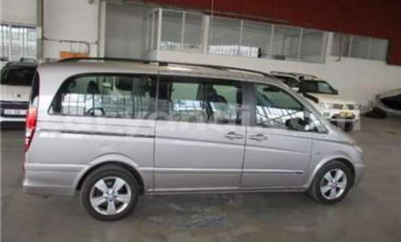 Tenga Tsaru Mercedes‒Benz Viano Sirivha Mota in Livingstone in Zambia Tenga Tsaru Mercedes‒Benz Viano Sirivha Mota in Livingstone in Zambia