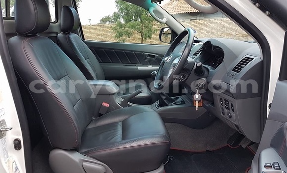 Tenga Tsaru Toyota Hilux Chena Mota in Kitwe in Zambia Tenga Tsaru Toyota Hilux Chena Mota in Kitwe in Zambia