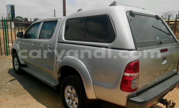 Nunua Ilio tumika Toyota Hilux Fedha Gari ndani ya Chipata nchini Zambia Nunua Ilio tumika Toyota Hilux Fedha Gari ndani ya Chipata nchini Zambia