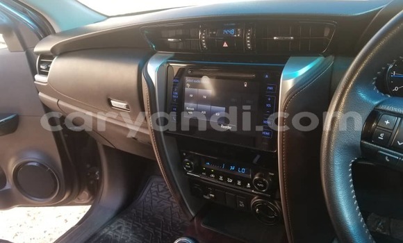 Acheter Neuf Voiture Toyota Fortuner Noir à Lusaka, Zambie Acheter Neuf Voiture Toyota Fortuner Noir à Lusaka, Zambie