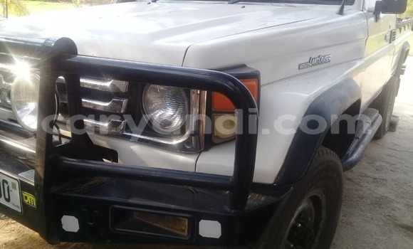 Buy Used Toyota Land Cruiser White Car in Lusaka in Zambia Buy Used Toyota Land Cruiser White Car in Lusaka in Zambia