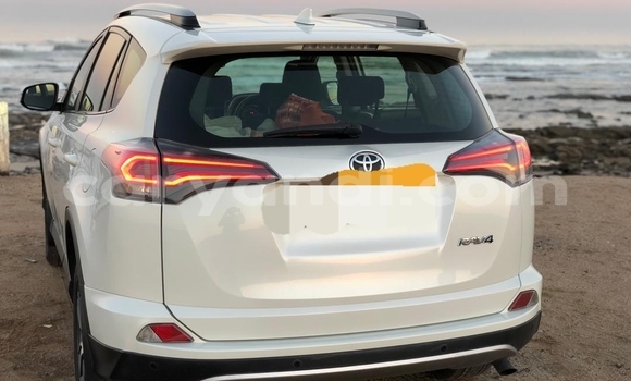 Acheter Occasion Voiture Toyota RAV4 Blanc à Lusaka, Zambie Acheter Occasion Voiture Toyota RAV4 Blanc à Lusaka, Zambie