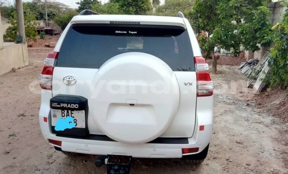 Acheter Occasion Voiture Toyota Land Cruiser Prado Blanc à Lusaka, Zambie Acheter Occasion Voiture Toyota Land Cruiser Prado Blanc à Lusaka, Zambie