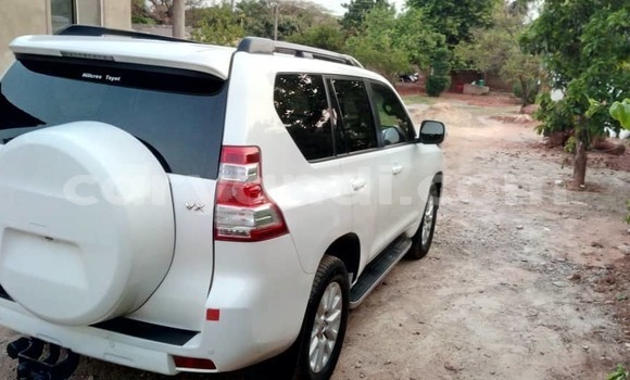 Acheter Occasion Voiture Toyota Land Cruiser Prado Blanc à Lusaka, Zambie Acheter Occasion Voiture Toyota Land Cruiser Prado Blanc à Lusaka, Zambie