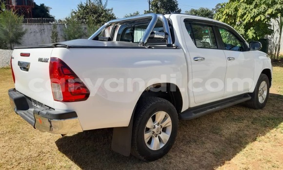 Buy Used Toyota Hilux White Car in Lusaka in Zambia Buy Used Toyota Hilux White Car in Lusaka in Zambia