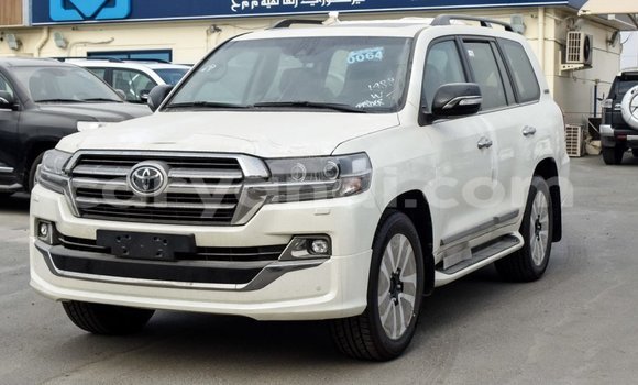 Acheter Import Voiture Toyota Land Cruiser Blanc à Import - Dubai, Zambie Acheter Import Voiture Toyota Land Cruiser Blanc à Import - Dubai, Zambie