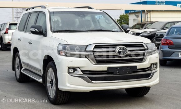 Acheter Import Voiture Toyota Land Cruiser Blanc à Import - Dubai, Zambie Acheter Import Voiture Toyota Land Cruiser Blanc à Import - Dubai, Zambie