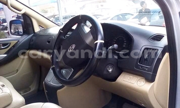 Acheter Occasion Voiture Hyundai H1 Blanc à Livingstone, Zambie Acheter Occasion Voiture Hyundai H1 Blanc à Livingstone, Zambie