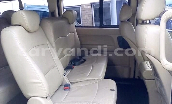 Acheter Occasion Voiture Hyundai H1 Blanc à Livingstone, Zambie Acheter Occasion Voiture Hyundai H1 Blanc à Livingstone, Zambie
