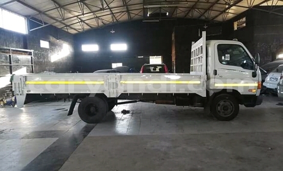 Acheter Occasion Utilitaire Hyundai Chorus Blanc à Chingola, Zambie Acheter Occasion Utilitaire Hyundai Chorus Blanc à Chingola, Zambie