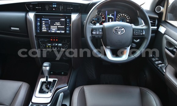 Nunua Ilio tumika Toyota Fortuner Fedha Gari ndani ya Lusaka nchini Zambia Nunua Ilio tumika Toyota Fortuner Fedha Gari ndani ya Lusaka nchini Zambia