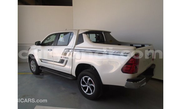 Buy Import Toyota Hilux White Car in Import - Dubai in Zambia Buy Import Toyota Hilux White Car in Import - Dubai in Zambia