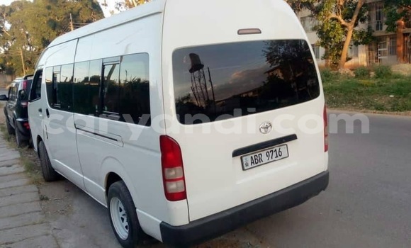 Acheter Occasion Voiture Toyota Hiace Blanc à Lusaka, Zambie Acheter Occasion Voiture Toyota Hiace Blanc à Lusaka, Zambie