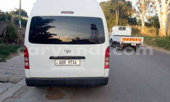 Acheter Occasion Voiture Toyota Hiace Blanc à Lusaka, Zambie Acheter Occasion Voiture Toyota Hiace Blanc à Lusaka, Zambie