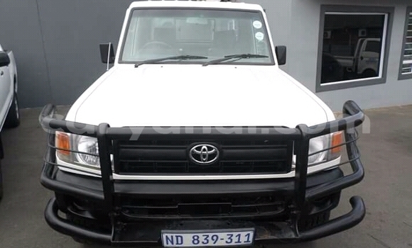 Acheter Occasion Voiture Toyota Land Cruiser Blanc à Livingstone, Zambie Acheter Occasion Voiture Toyota Land Cruiser Blanc à Livingstone, Zambie