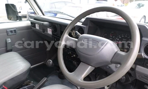Acheter Occasion Voiture Toyota Land Cruiser Blanc à Livingstone, Zambie Acheter Occasion Voiture Toyota Land Cruiser Blanc à Livingstone, Zambie