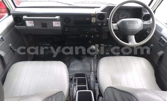 Acheter Occasion Voiture Toyota Land Cruiser Blanc à Livingstone, Zambie Acheter Occasion Voiture Toyota Land Cruiser Blanc à Livingstone, Zambie