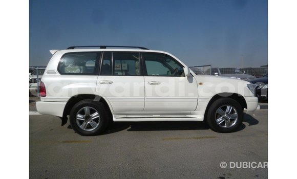 Nunua Imported Toyota Land Cruiser Nyeupe Gari ndani ya Import - Dubai nchini Zambia Nunua Imported Toyota Land Cruiser Nyeupe Gari ndani ya Import - Dubai nchini Zambia
