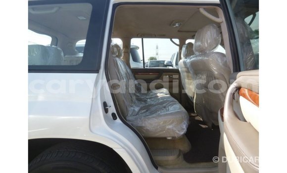 Nunua Imported Toyota Land Cruiser Nyeupe Gari ndani ya Import - Dubai nchini Zambia Nunua Imported Toyota Land Cruiser Nyeupe Gari ndani ya Import - Dubai nchini Zambia
