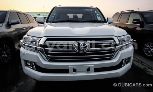 Nunua Imported Toyota Land Cruiser Nyeupe Gari ndani ya Import - Dubai nchini Zambia Nunua Imported Toyota Land Cruiser Nyeupe Gari ndani ya Import - Dubai nchini Zambia