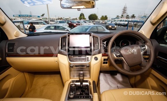 Nunua Imported Toyota Land Cruiser Nyeupe Gari ndani ya Import - Dubai nchini Zambia Nunua Imported Toyota Land Cruiser Nyeupe Gari ndani ya Import - Dubai nchini Zambia