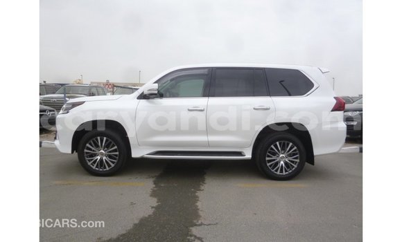 Nunua Imported Lexus LX Nyeupe Gari ndani ya Import - Dubai nchini Zambia Nunua Imported Lexus LX Nyeupe Gari ndani ya Import - Dubai nchini Zambia