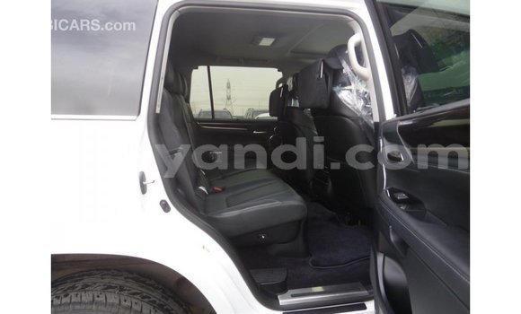Nunua Imported Lexus LX Nyeupe Gari ndani ya Import - Dubai nchini Zambia Nunua Imported Lexus LX Nyeupe Gari ndani ya Import - Dubai nchini Zambia