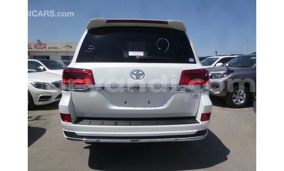 Nunua Imported Toyota Land Cruiser Nyeupe Gari ndani ya Import - Dubai nchini Zambia Nunua Imported Toyota Land Cruiser Nyeupe Gari ndani ya Import - Dubai nchini Zambia