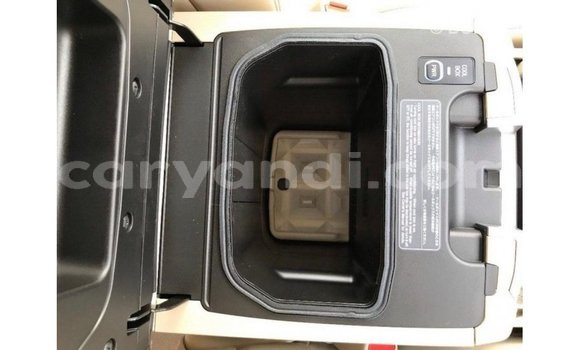 Tenga Imported Toyota Land Cruiser Nhema Mota in Import - Dubai in Zambia Tenga Imported Toyota Land Cruiser Nhema Mota in Import - Dubai in Zambia