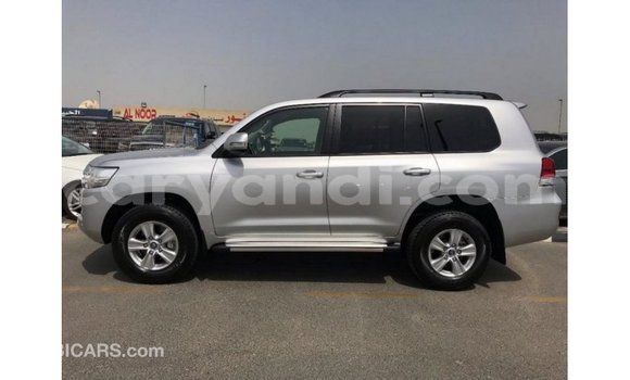 Nunua Imported Toyota Land Cruiser Nyingine Gari ndani ya Import - Dubai nchini Zambia Nunua Imported Toyota Land Cruiser Nyingine Gari ndani ya Import - Dubai nchini Zambia