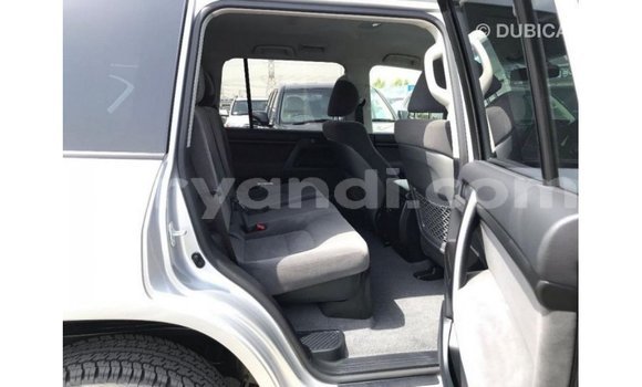 Nunua Imported Toyota Land Cruiser Nyingine Gari ndani ya Import - Dubai nchini Zambia Nunua Imported Toyota Land Cruiser Nyingine Gari ndani ya Import - Dubai nchini Zambia