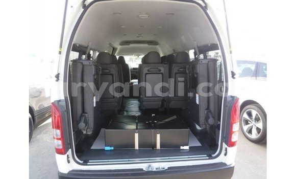 Nunua Imported Toyota Hiace Nyeupe Gari ndani ya Import - Dubai nchini Zambia Nunua Imported Toyota Hiace Nyeupe Gari ndani ya Import - Dubai nchini Zambia