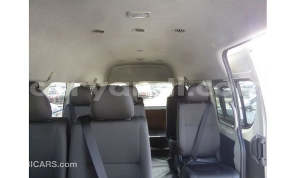 Nunua Imported Toyota Hiace Nyeupe Gari ndani ya Import - Dubai nchini Zambia Nunua Imported Toyota Hiace Nyeupe Gari ndani ya Import - Dubai nchini Zambia