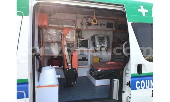 Nunua Imported Toyota Hiace Nyeupe Gari ndani ya Import - Dubai nchini Zambia Nunua Imported Toyota Hiace Nyeupe Gari ndani ya Import - Dubai nchini Zambia