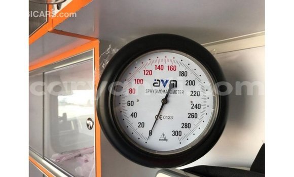 Nunua Imported Toyota Hiace Nyeupe Gari ndani ya Import - Dubai nchini Zambia Nunua Imported Toyota Hiace Nyeupe Gari ndani ya Import - Dubai nchini Zambia