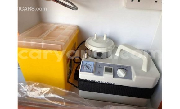 Nunua Imported Toyota Hiace Nyeupe Gari ndani ya Import - Dubai nchini Zambia Nunua Imported Toyota Hiace Nyeupe Gari ndani ya Import - Dubai nchini Zambia